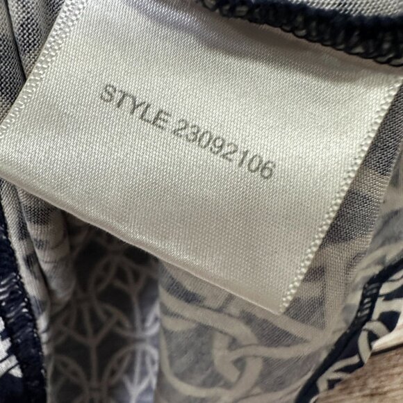 Tory Burch Silk Long Sleeve Top Women’s M Navy White Geometric Print Lightweight - Picture 8 of 11